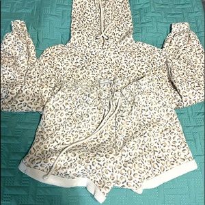 Abercrombie & Fitch Cloud Leopard Set